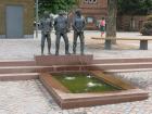 Прикрепленное изображение: Staffelsbrunser_Brunnen_2016_an_der_Volksschule.jpg